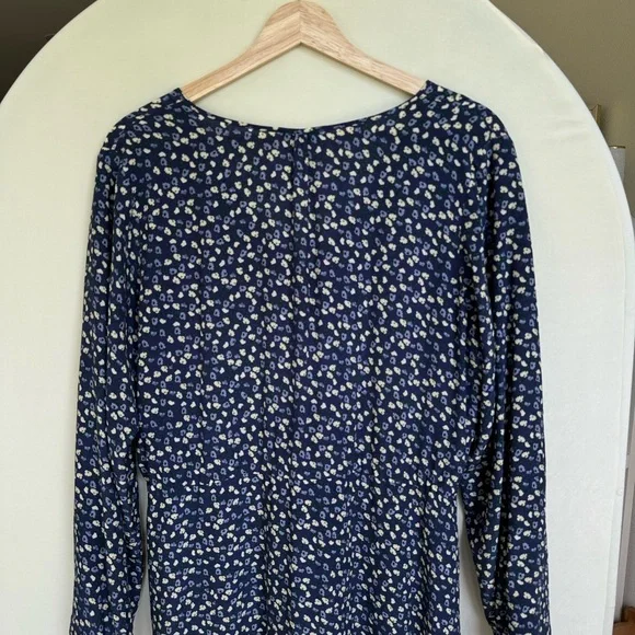 Rails Jade Maxi Dress in Navy Ditsy Floral, size L - Picture 6 of 8